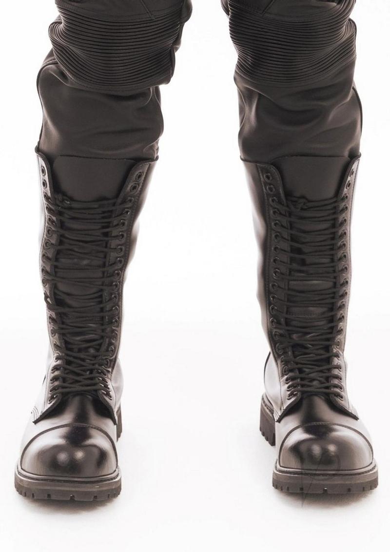 Prowler RED 20 Hole Boot - UK 9 - Black