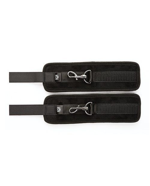 Sei Mio Sensually Secured Velvet Handcuffs - Black
