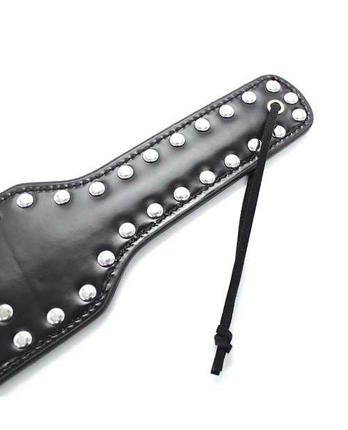 Plesur Cut-Out Heart w/Studs Paddle - Black